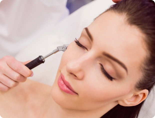 Stimulieren Sie den natürlichen Reparaturprozess Ihrer Haut durch eine gezielte Infusion von Wachstumsfaktoren.