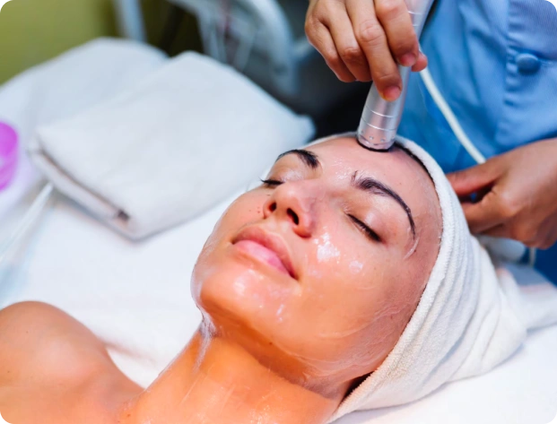 BB Glow Treatment Golden Aesthetic